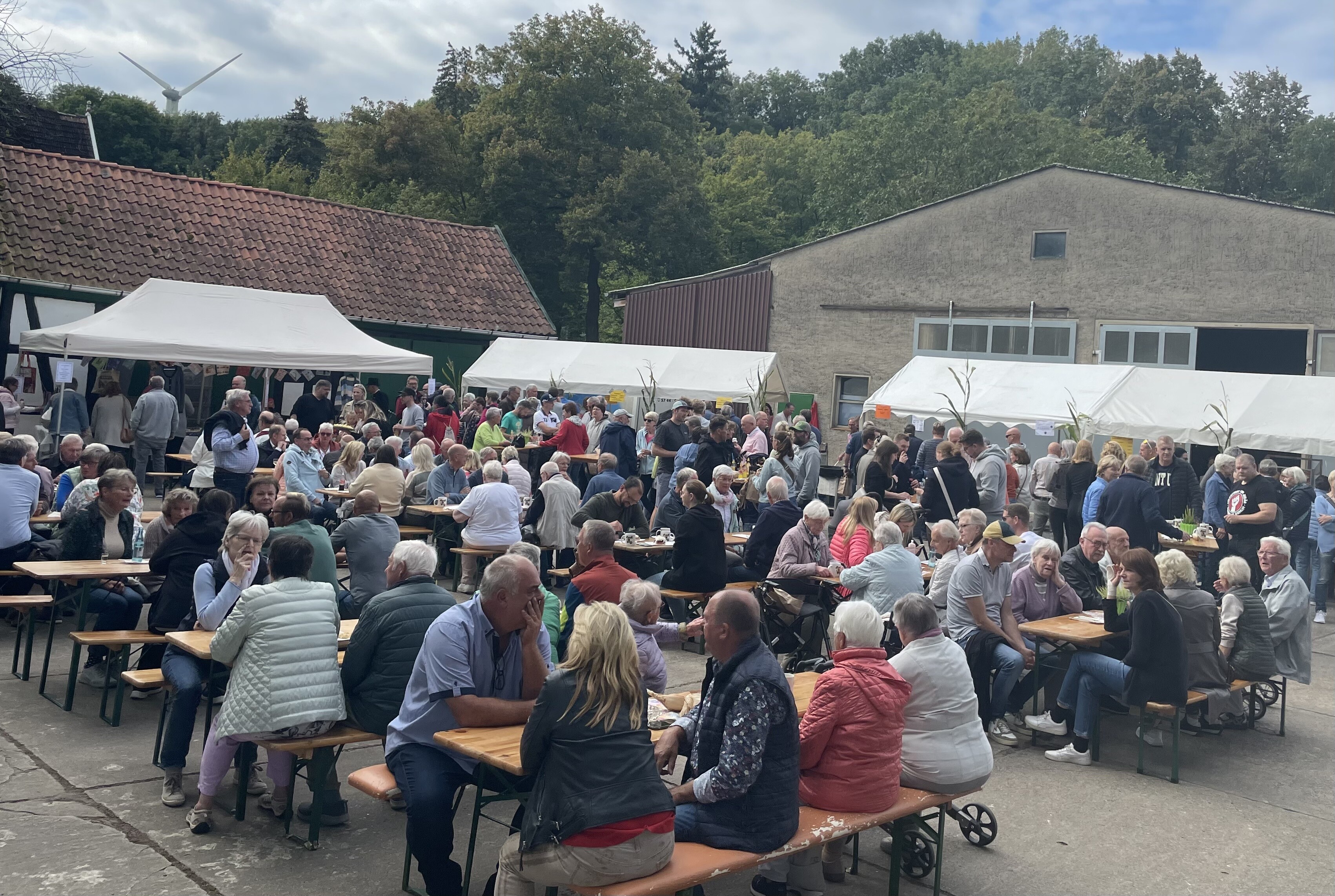 Besucher auf dem Backtag in Huchzen Besucher auf dem Backtag in Huchzen